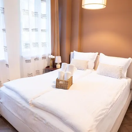 Апартаменты Seaside Estate - Cozy And Romantic - Public Parking Nearby Варна