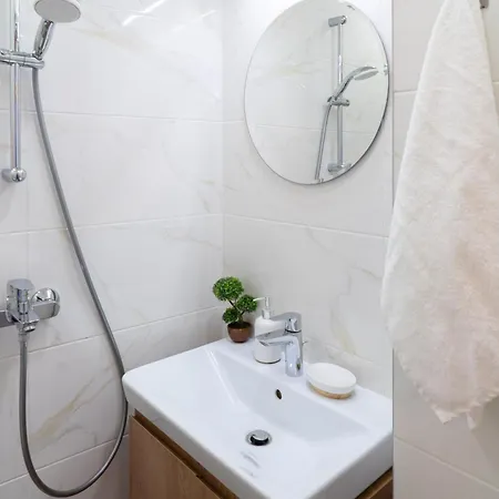 Апартаменты Seaside Estate - Cozy And Romantic - Public Parking Nearby Варна
