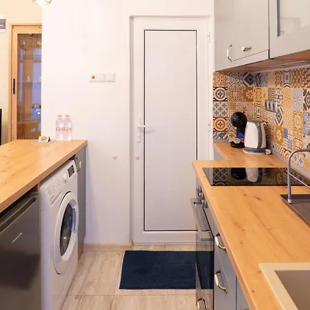 Seaside Estate - Cozy And Romantic - Public Parking Nearby