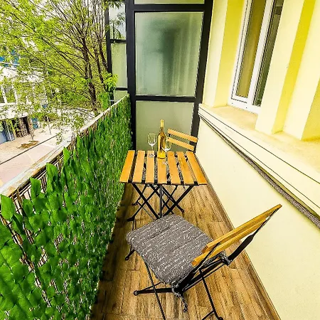 Апартаменты Seaside Estate - Cozy And Romantic - Public Parking Nearby Варна