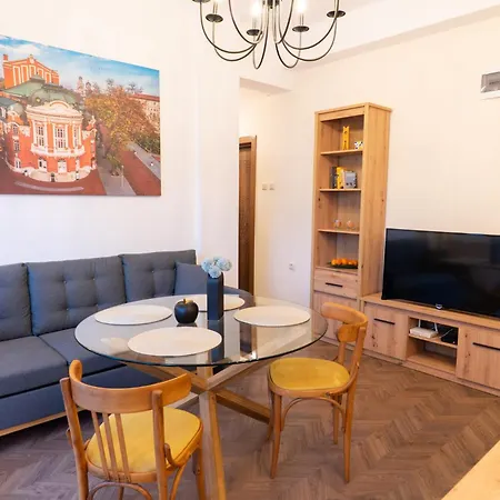 Apartman Seaside Estate - Cozy And Romantic - Public Parking Nearby