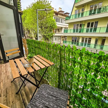 Apartment Seaside Estate - Cozy And Romantic - Public Parking Nearby *