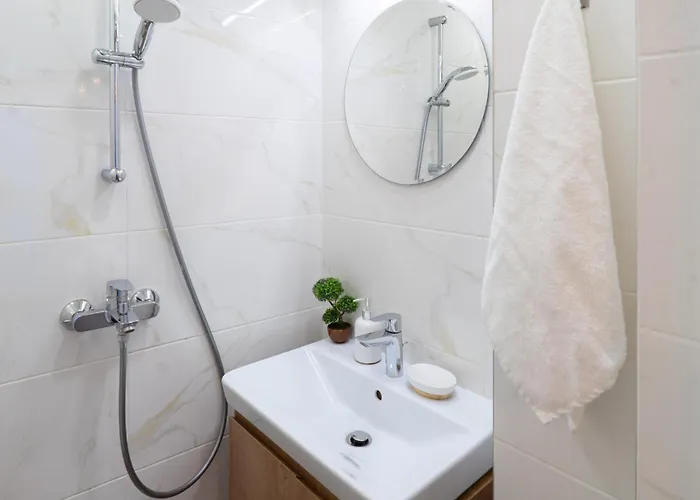 Διαμέρισμα Seaside Estate - Cozy And Romantic - Public Parking Nearby Βάρνα