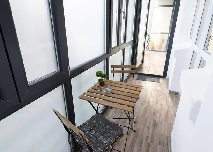 Διαμέρισμα Seaside Estate - Cozy And Romantic - Public Parking Nearby Βάρνα